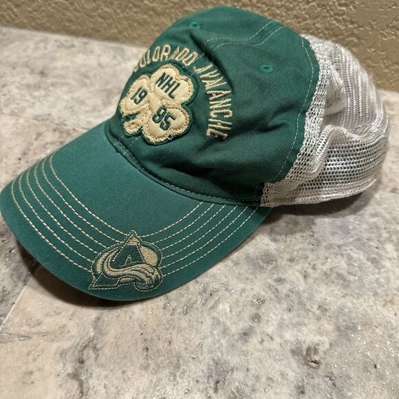 Colorado Avalanche Reebok Green Cap Hat Lucky Clover NHL Distressed Strapback - Picture 2 of 6